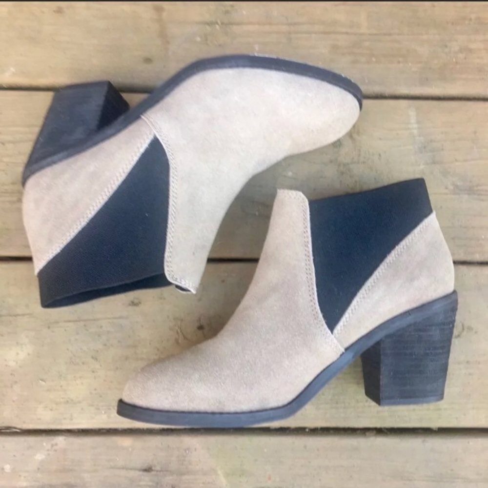 Urban outfitters booties. Size 10.  Taupe color
